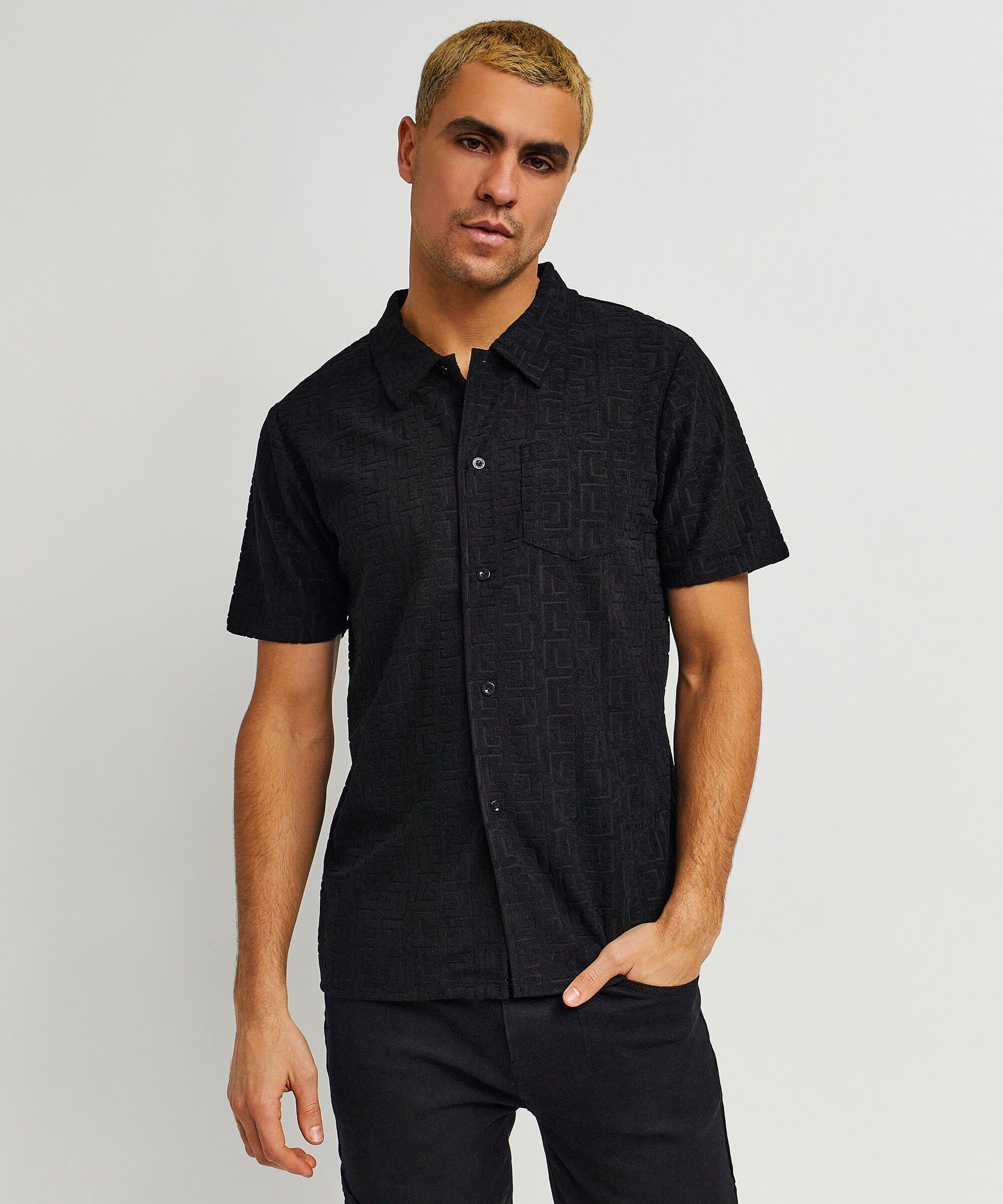 Geometric Viscose Button-Down Short Sleeve Shirt - Black
