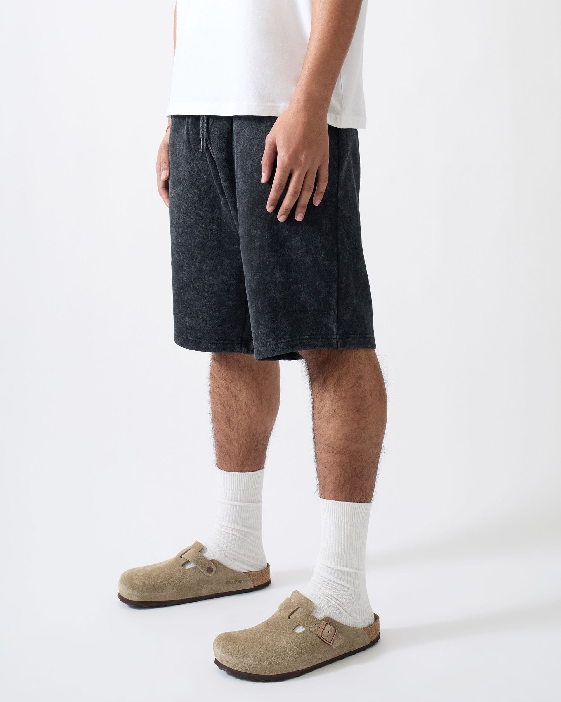 Mineral Wash Essential Shorts - Black